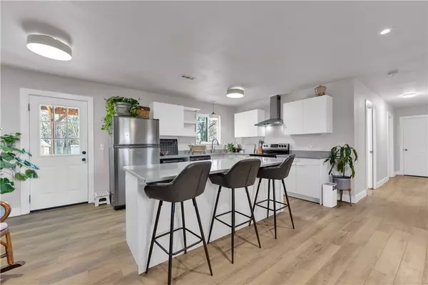 811 N 30th St, Rogers, AR 72756