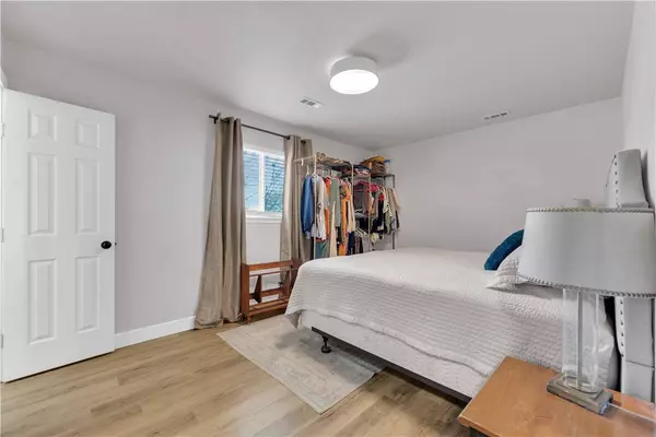 811 N 30th St, Rogers, AR 72756