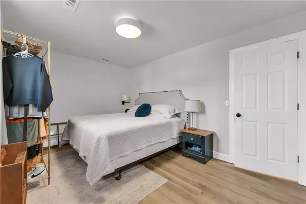 811 N 30th St, Rogers, AR 72756