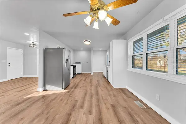 1813 S  J  St, Rogers, AR 72756