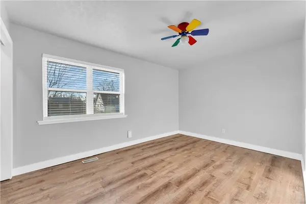 1813 S  J  St, Rogers, AR 72756