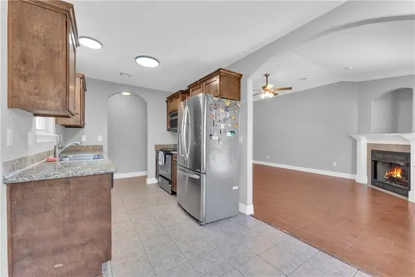 429 E Mccann Rd, Rogers, AR 72758