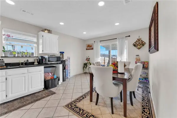 1252 W Bishop Dr, Rogers, AR 72756