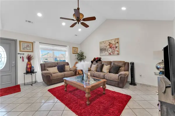 1252 W Bishop Dr, Rogers, AR 72756