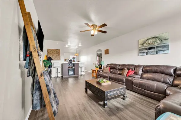 844 NW Evans Cir, Bentonville, AR 72713