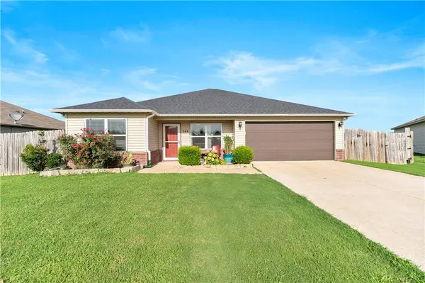 844 NW Evans Cir, Bentonville, AR 72713