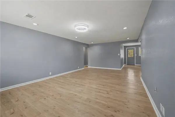 1023 S B St, Rogers, AR 72756