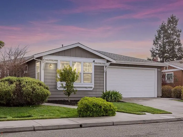 3982 Lucero St, Napa, CA 94558-1985