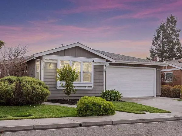 3982 Lucero St, Napa, CA 94558-1985