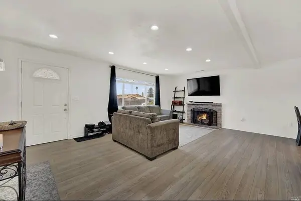 625 Capra Dr, American Canyon, CA 94503-1317