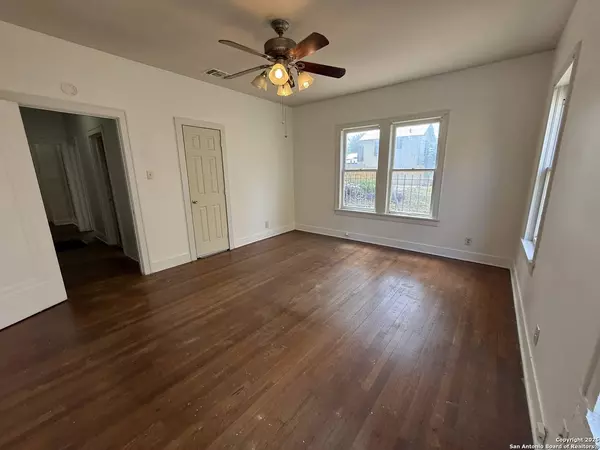 1626 McKinley, San Antonio, TX 78210