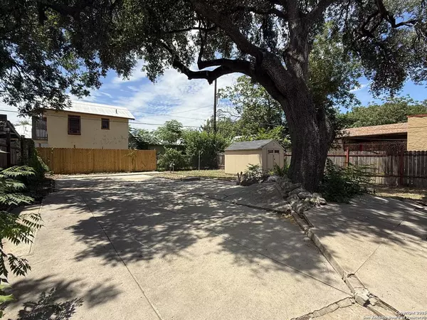 1626 McKinley, San Antonio, TX 78210
