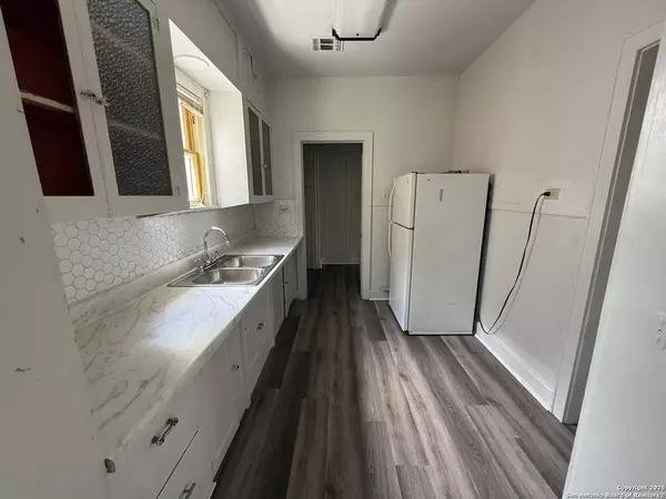 1626 McKinley, San Antonio, TX 78210