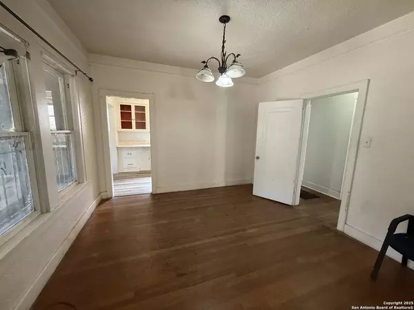 1626 McKinley, San Antonio, TX 78210