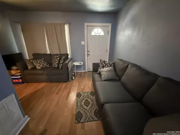 2323 Burnet St, San Antonio, TX 78202