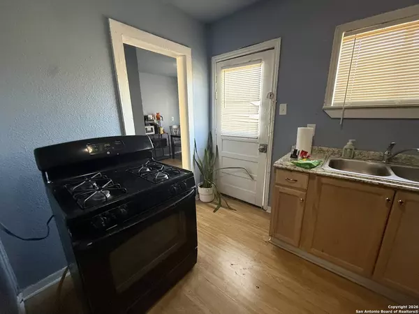 2323 Burnet St, San Antonio, TX 78202