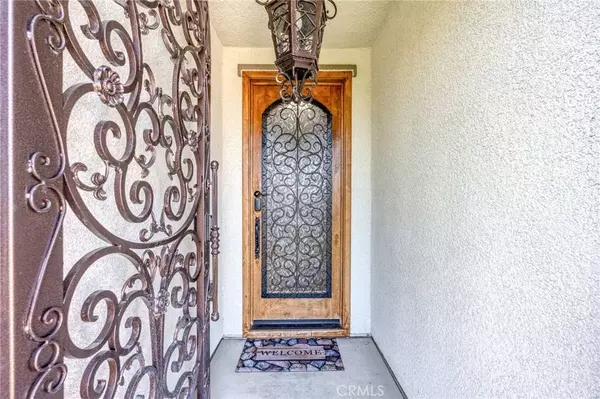 5801 S Moonstone Peak DR, Bakersfield, CA 93313