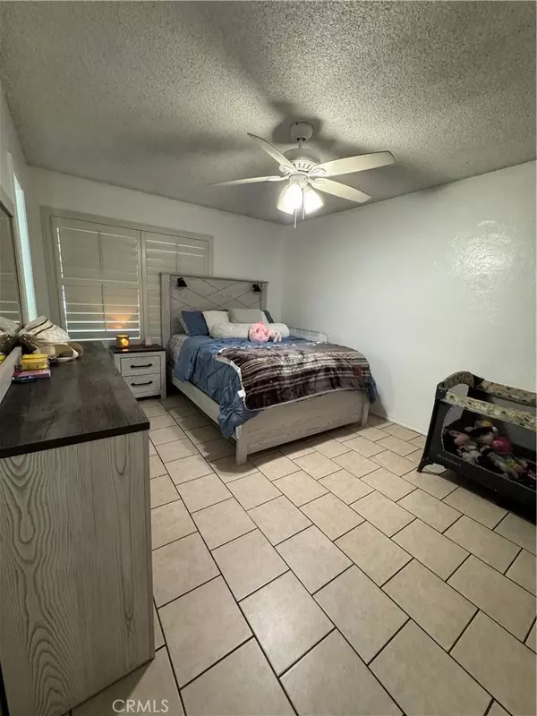 3705 Valley Springs, Bakersfield, CA 93309