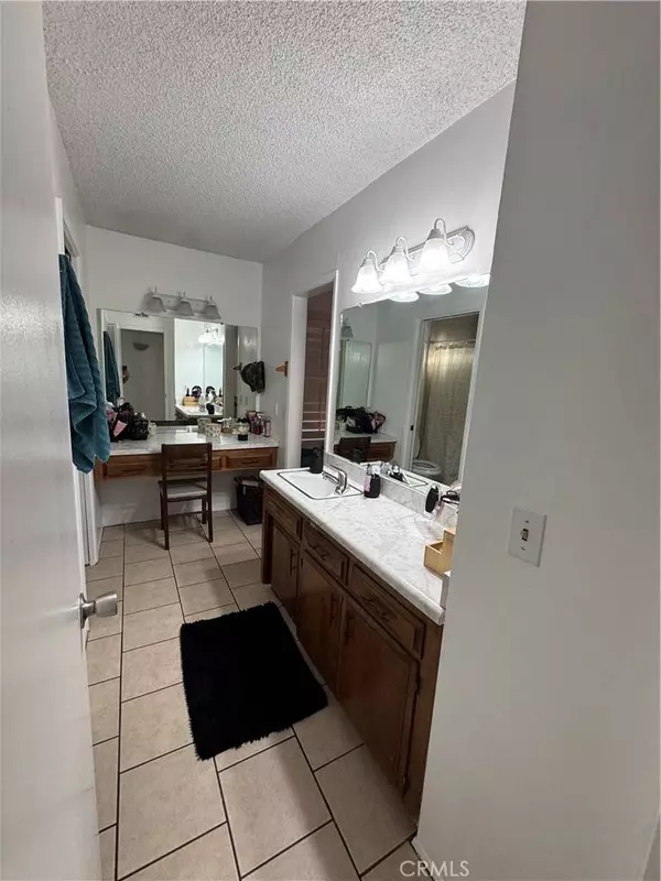 3705 Valley Springs, Bakersfield, CA 93309