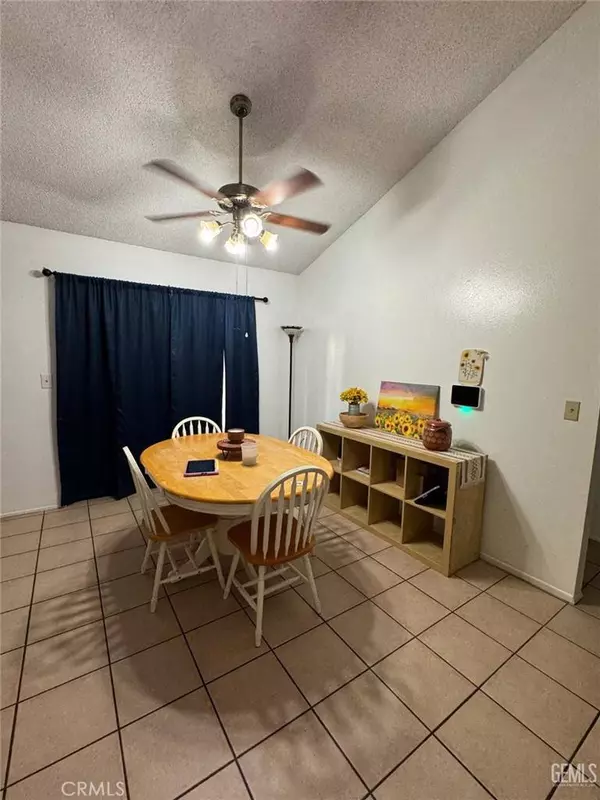 3705 Valley Springs, Bakersfield, CA 93309