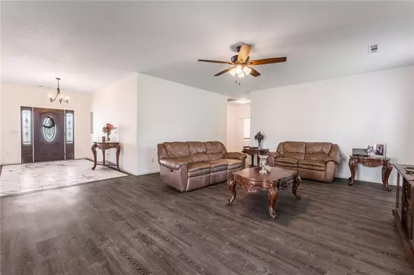 1209 W Olive St, Rogers, AR 72756