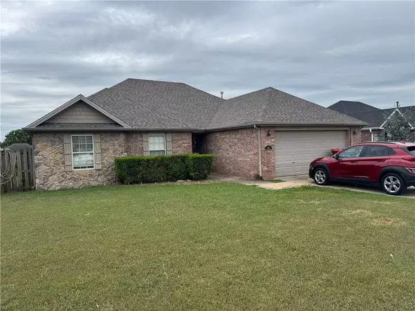 1483 Leesburg Ave, Springdale, AR 72764