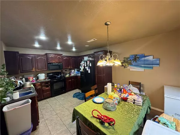 1483 Leesburg Ave, Springdale, AR 72764