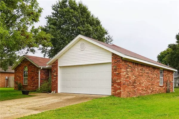 125 S Bailey St, Lowell, AR 72745