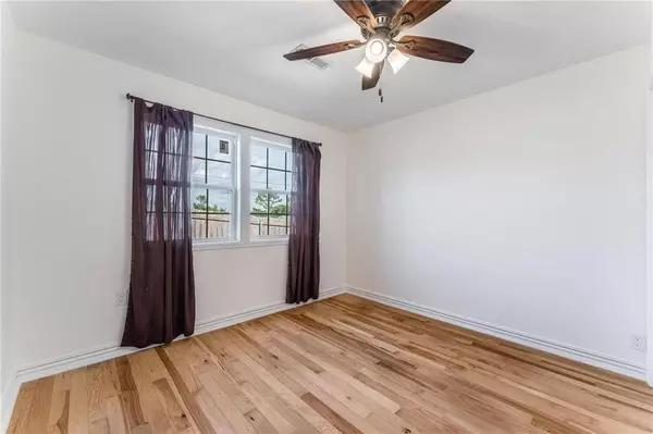 1209 W Olive St, Rogers, AR 72756