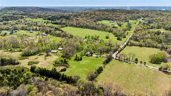 13364 Ventris Rd, Garfield, AR 72732