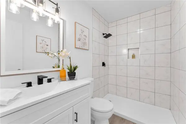 9 W Montgomery St, Fayetteville, AR 72701
