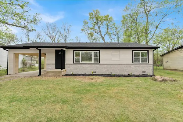 9 W Montgomery St, Fayetteville, AR 72701