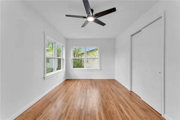 9 W Montgomery St, Fayetteville, AR 72701