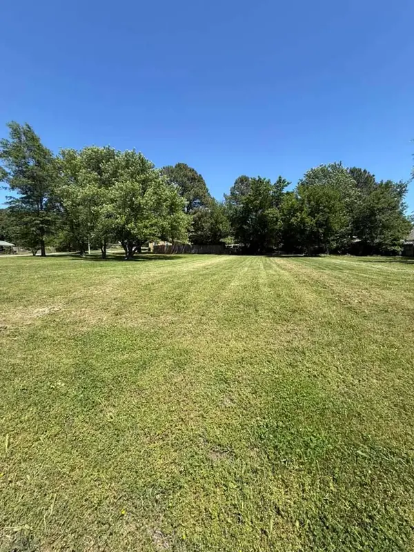 1735 Dodd Ave, Springdale, AR 72764