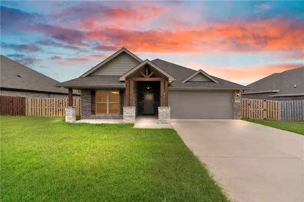 2413 England Ln, Pea Ridge, AR 72751