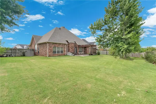 5213 42nd St, Rogers, AR 72758