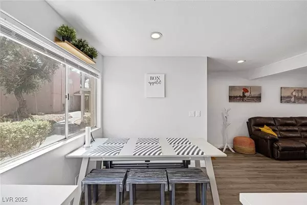 2226 E Desert Inn RD, Las Vegas, NV 89169