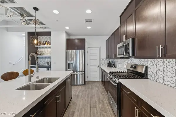 2861 Blue Key CT CT #2, Las Vegas, NV 89123