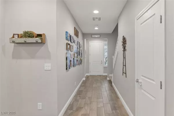 8623 Reynolds Spring ST, Las Vegas, NV 89178