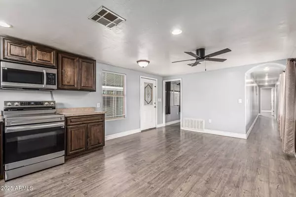 6812 N Polk Street #223, Phoenix, AZ 85043