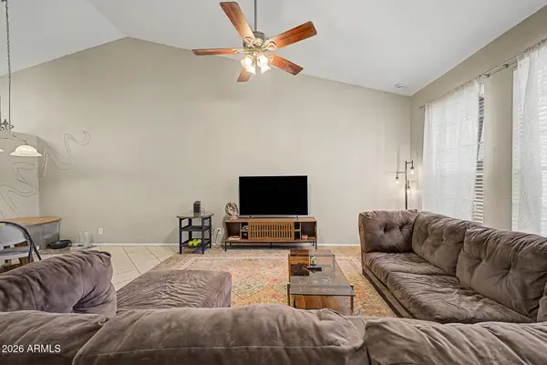 118 N HERITAGE Drive, Gilbert, AZ 85234
