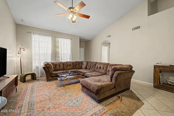 118 N HERITAGE Drive, Gilbert, AZ 85234
