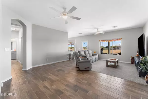 6313 N MARIGOLD Avenue, Casa Grande, AZ 85194