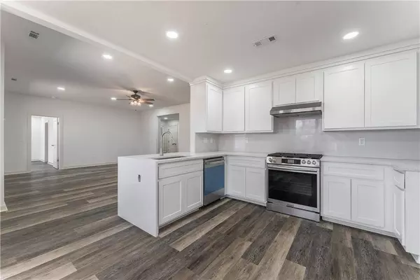 1373 Gary St, Springdale, AR 72764