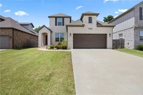 1318 Park St, Lowell, AR 72745