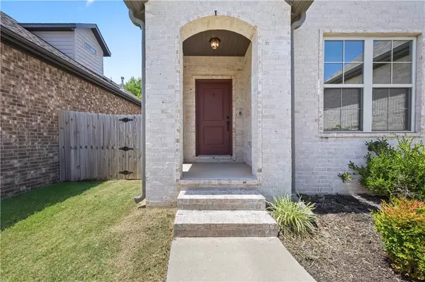 1318 Park St, Lowell, AR 72745