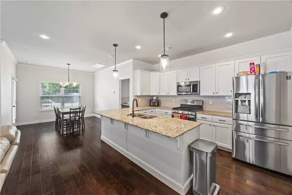 1318 Park St, Lowell, AR 72745