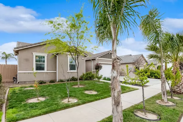 1287 Caddie Loop, Lemoore, CA 93245