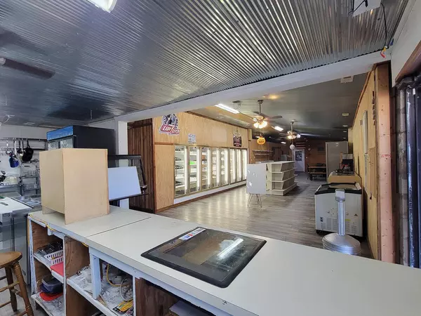 8348 S State Highway 5, Ava, MO 65608