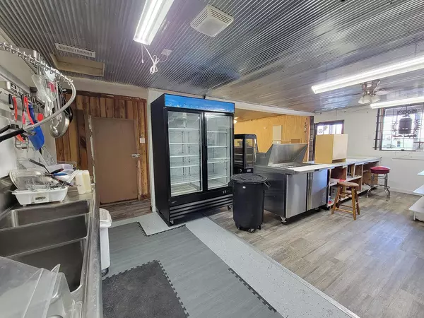 8348 S State Highway 5, Ava, MO 65608